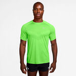Abbigliamento Nike Nike Stride Tee Camicia da corsa Uomini-verde chiaro, argento